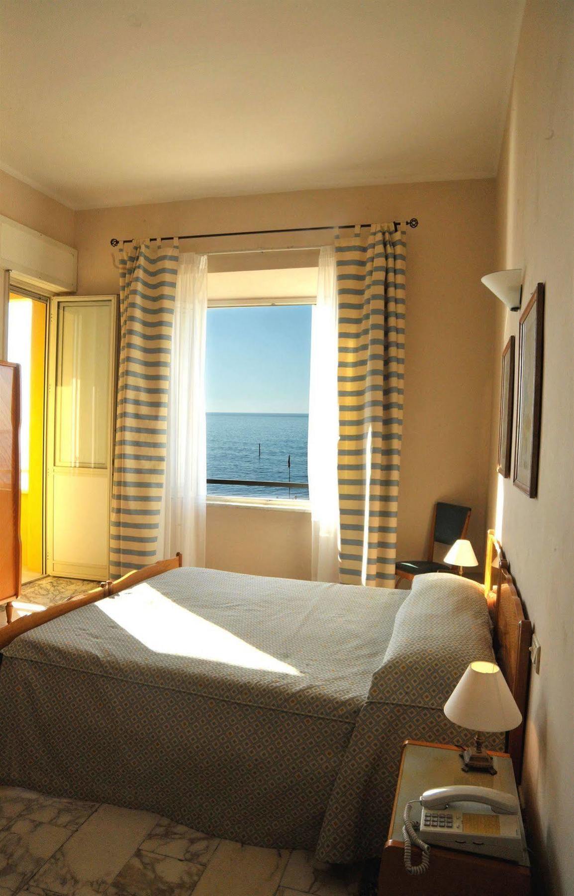 Hotel Le Najadi Santa Marinella Exterior foto
